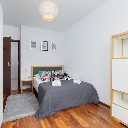 Krakow Blonia Apartment With Balcony By Noclegi Renters Bagian luar foto