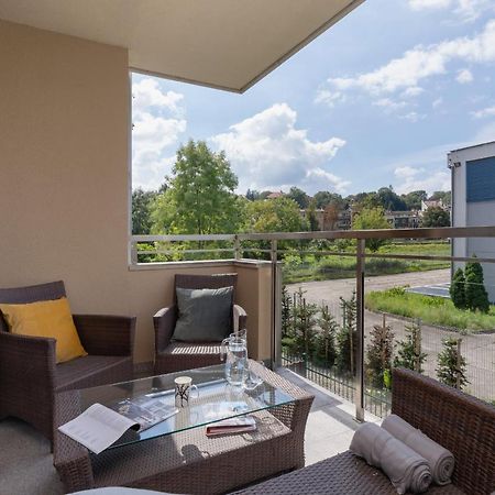 Krakow Blonia Apartment With Balcony By Noclegi Renters Bagian luar foto