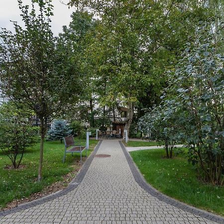 Krakow Blonia Apartment With Balcony By Noclegi Renters Bagian luar foto