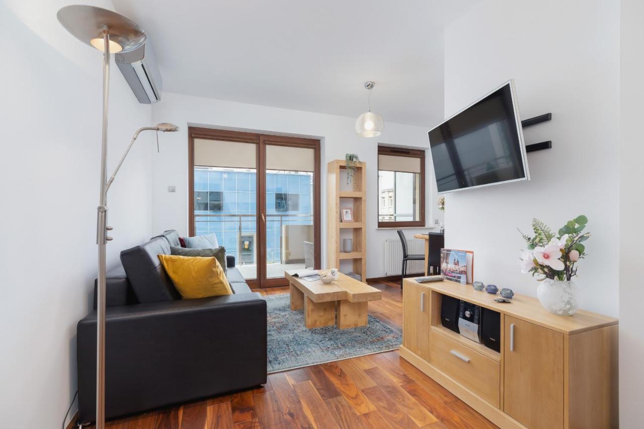 Krakow Blonia Apartment With Balcony By Noclegi Renters Bagian luar foto