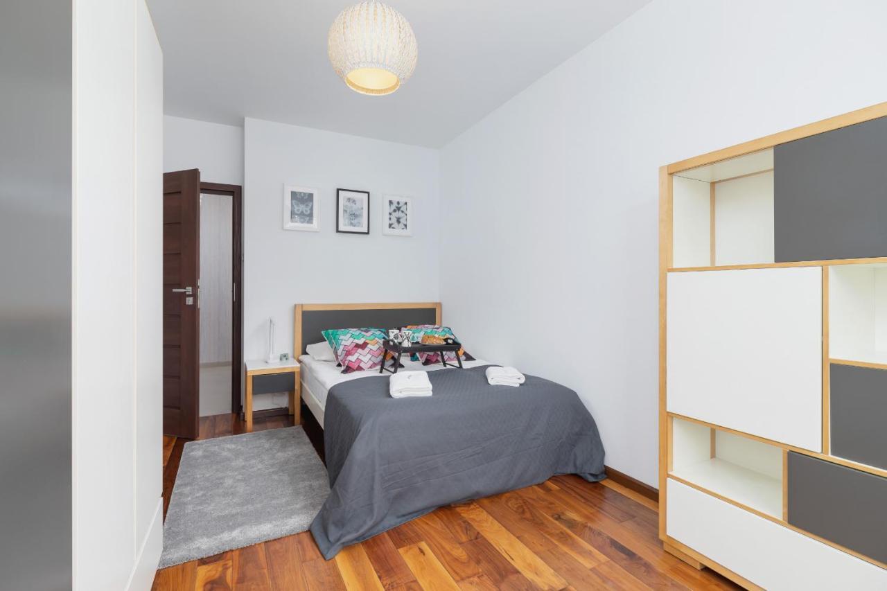 Krakow Blonia Apartment With Balcony By Noclegi Renters Bagian luar foto