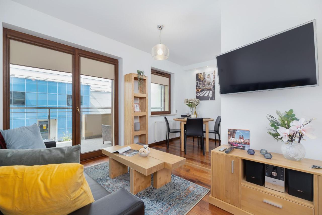 Krakow Blonia Apartment With Balcony By Noclegi Renters Bagian luar foto