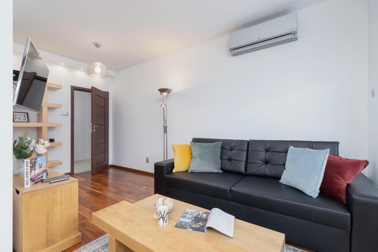 Krakow Blonia Apartment With Balcony By Noclegi Renters Bagian luar foto
