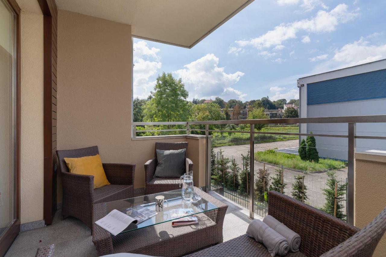 Krakow Blonia Apartment With Balcony By Noclegi Renters Bagian luar foto