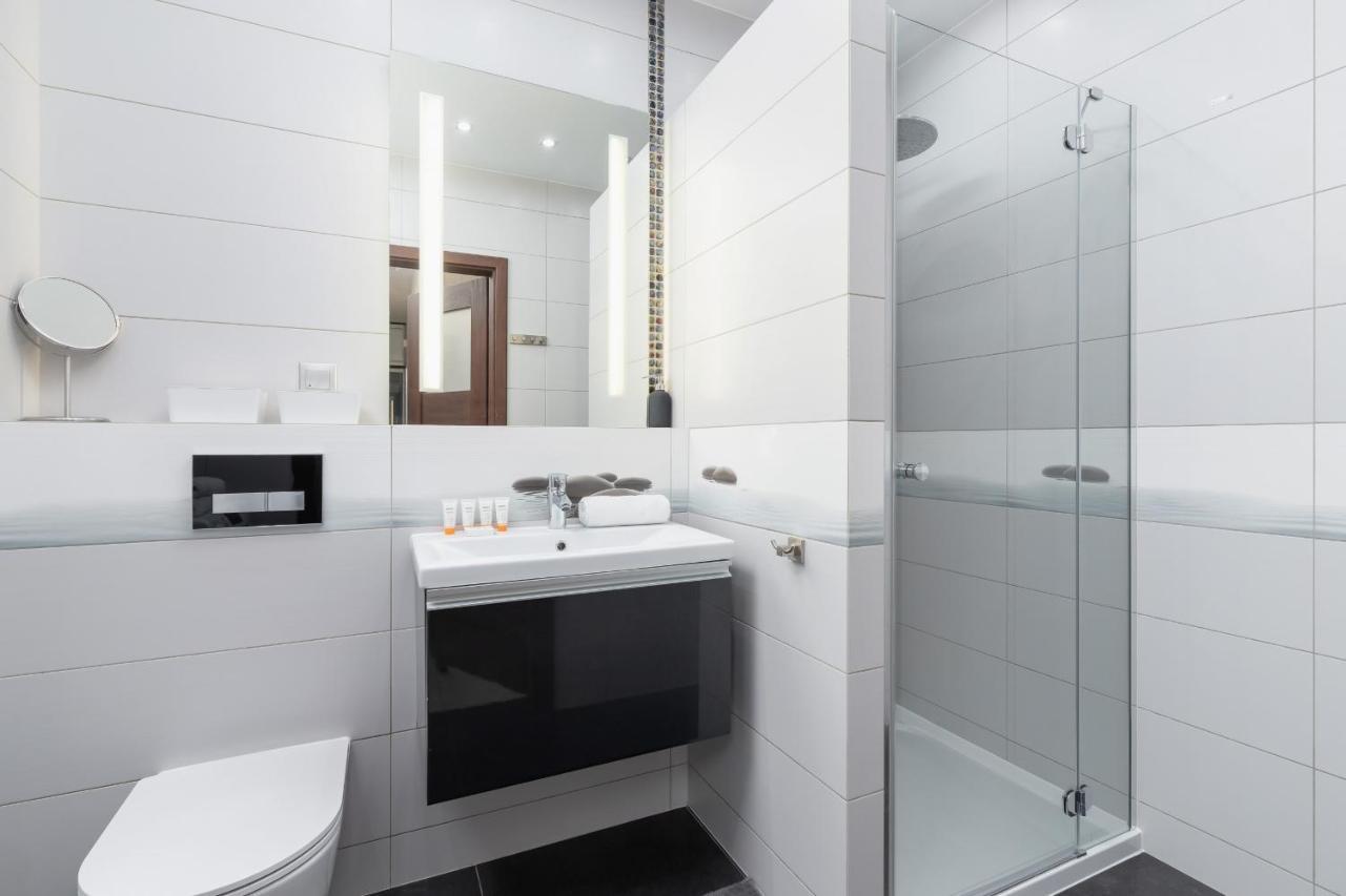 Krakow Blonia Apartment With Balcony By Noclegi Renters Bagian luar foto